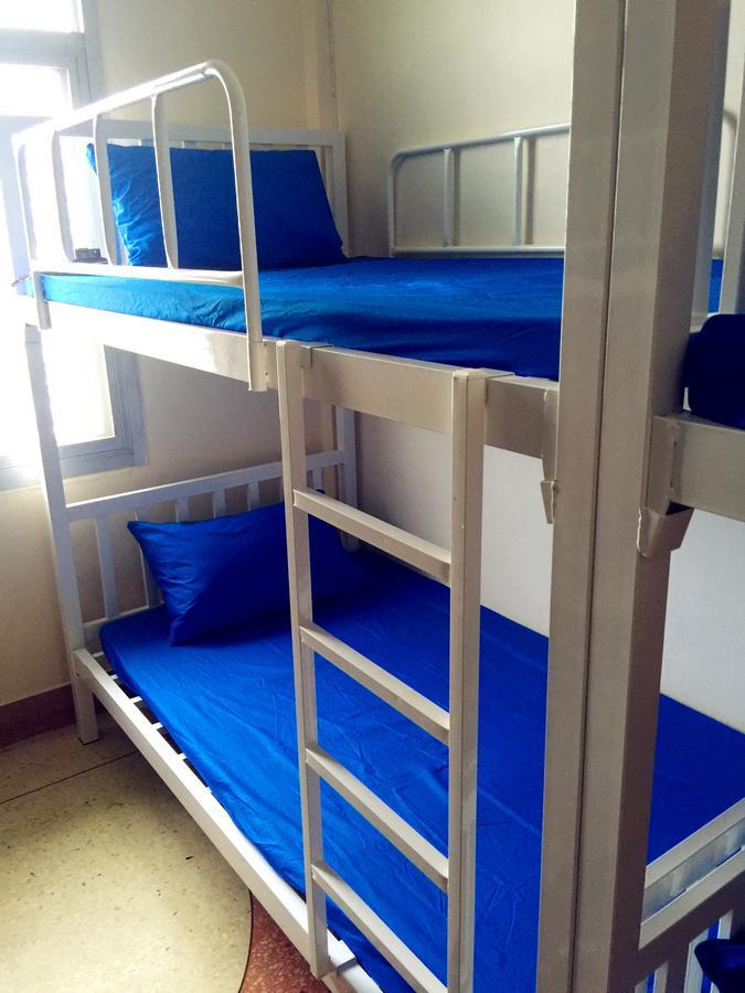 Small Elephant Hostel Bangkok Extérieur photo