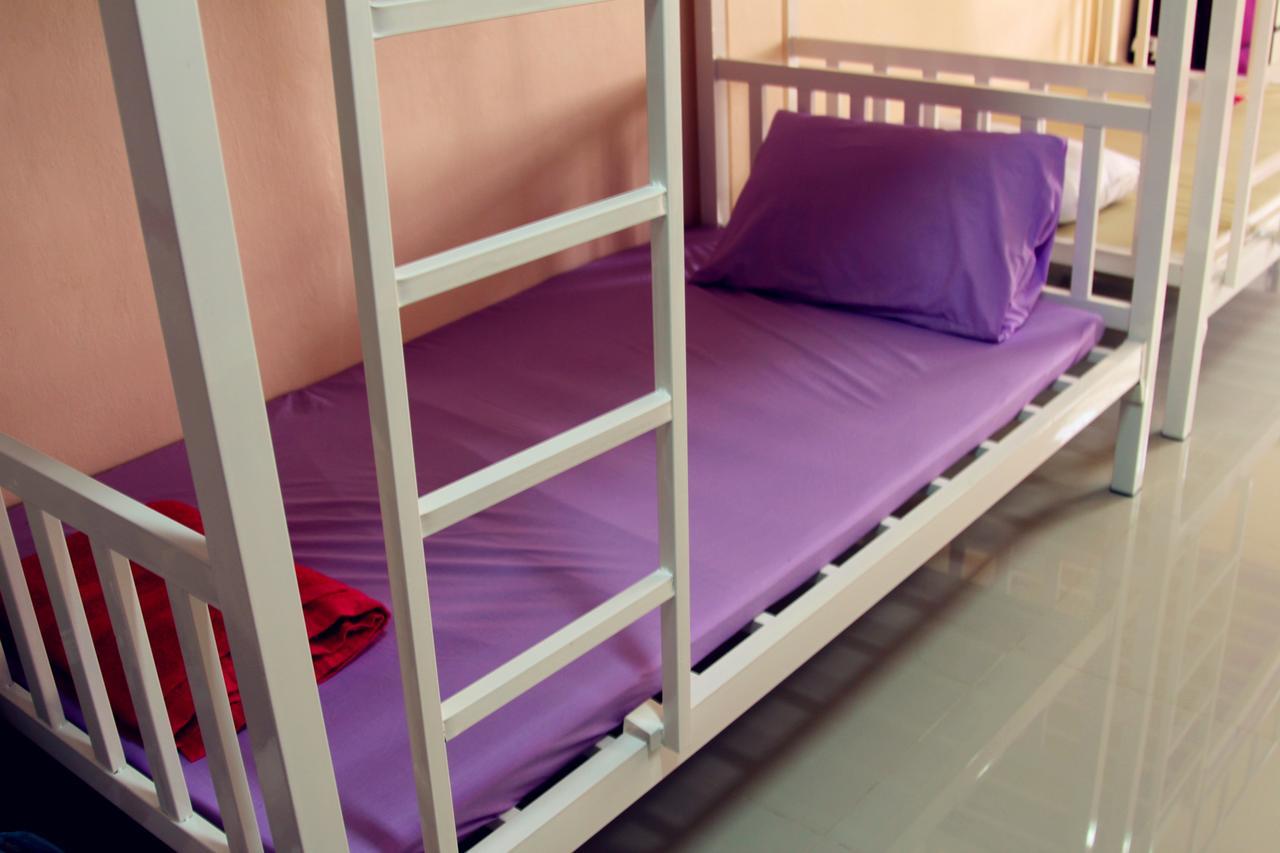 Small Elephant Hostel Bangkok Extérieur photo